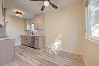 338 Orizaba Ave, Unit 2 in Long Beach, CA - Foto de edificio - Building Photo