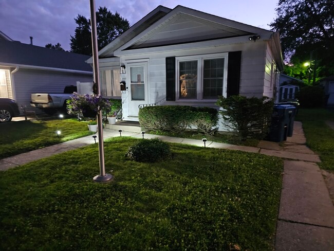 property at 1112 Palmer Pl