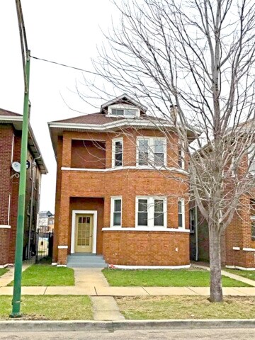 4331 S Sawyer Ave in Chicago, IL - Building Photo