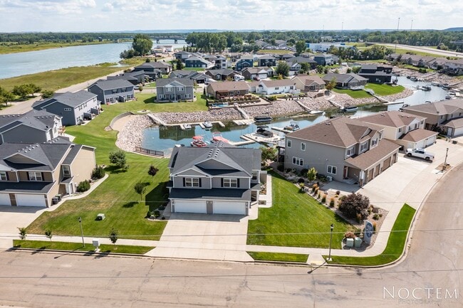 property at 1999 Pirates Loop SE