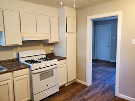 106 S Davis St in New Boston, TX - Building Photo