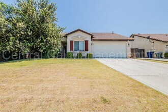 11919 Stratosphere Ave in Bakersfield, CA - Building Photo - Building Photo