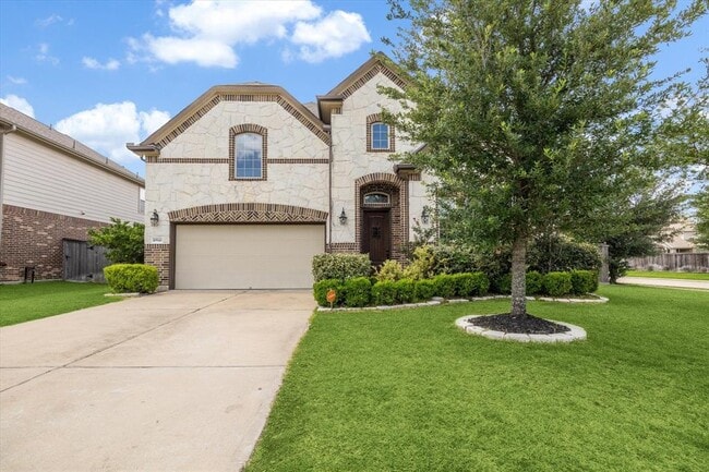 10943 Sarah Bluff Ln