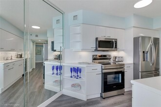16445 Collins Ave in Sunny Isles Beach, FL - Building Photo - Building Photo