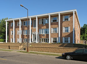 Minnehaha Apartments in St. Paul, MN - Building Photo - Building Photo