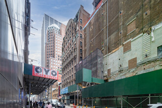 150 W 47th St in New York, NY - Building Photo - Building Photo