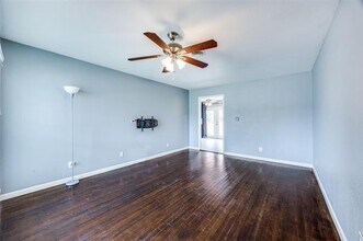 8935 Clearwater Dr in Dallas, TX - Building Photo - Building Photo
