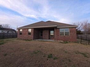 4243 W Lierly Ln in Fayetteville, AR - Building Photo - Building Photo