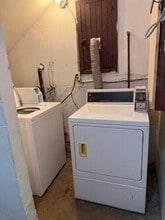 2025 Cheremoya Ave in Los Angeles, CA - Foto de edificio - Building Photo