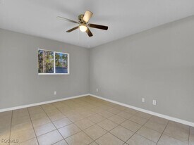 801 Meadow Rd in Lehigh Acres, FL - Building Photo