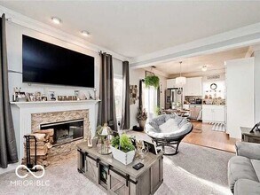 10267 Blue Sky Dr in Avon, IN - Building Photo - Building Photo