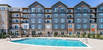 205 Lakeshore Dr, Unit 406 in Canandaigua, NY - Building Photo - Building Photo