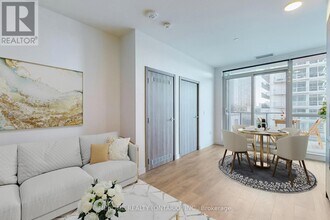 506-525 MCMAHON Dr in North York, ON - Building Photo - Building Photo