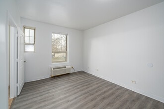 4114 W Washington Blvd Chicago, IL 60624 in Chicago, IL - Building Photo - Interior Photo