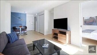 East 39th Street, Unit 24A in New York, NY - Building Photo