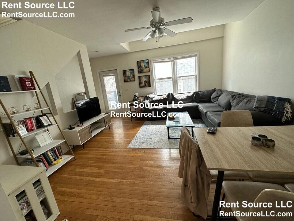 4 Hingham St in Cambridge, MA - Building Photo