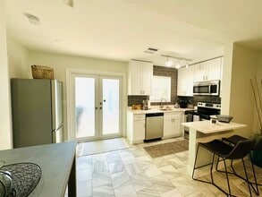 302 S J St, Unit Apt A in Lake Worth Beach, FL - Foto de edificio - Building Photo
