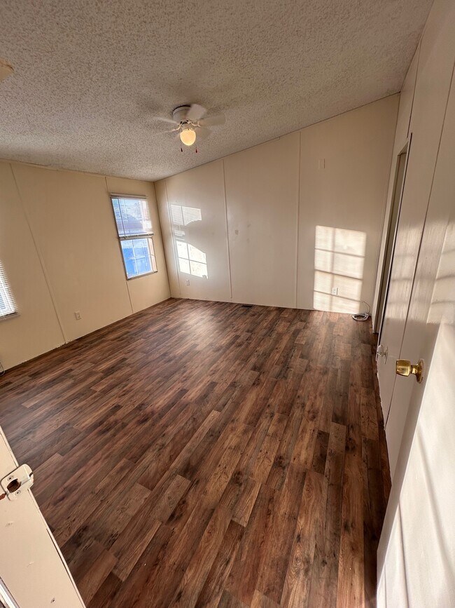 406 A St in Greycliff, MT - Building Photo - Building Photo