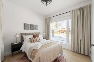 11232-11127 127 St, Unit SI ID1491162P in Edmonton, AB - Building Photo - Building Photo