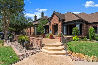 Barnett in Houston, TX - Building Photo - Building Photo