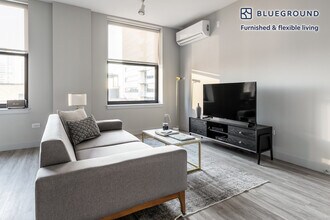 330 S Wells St in Chicago, IL - Foto de edificio - Building Photo
