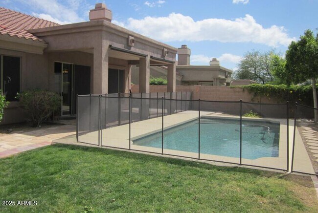 10384 E Rosemary Ln in Scottsdale, AZ - Building Photo - Building Photo