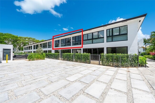 204 Sunrise Dr in Key Biscayne, FL - Building Photo - Building Photo