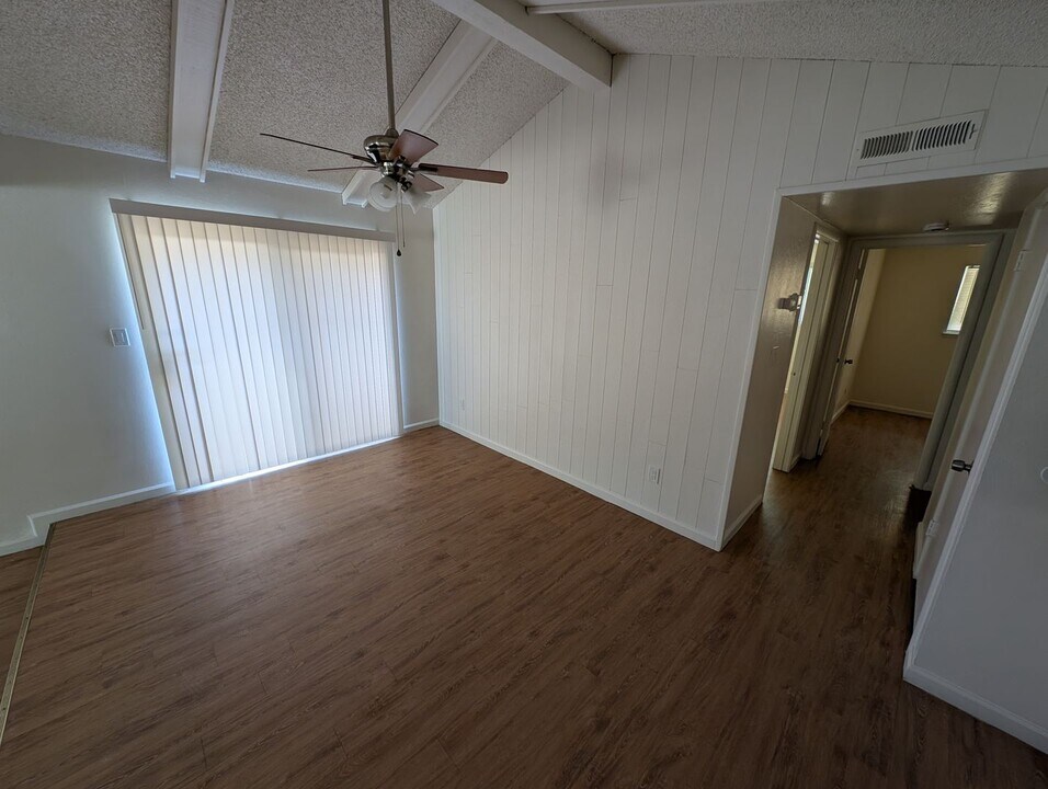 1138 Clinton Rd in Sacramento, CA - Building Photo