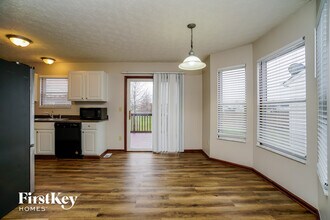 455 Dover Pond Dr in Columbus, OH - Foto de edificio - Building Photo