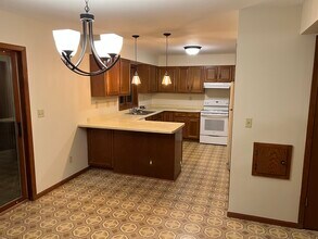 4115 Eldorado Ct in Brookfield, WI - Building Photo - Building Photo