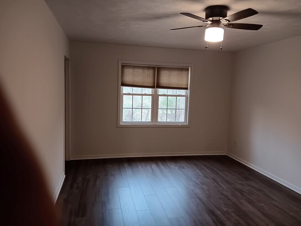 2707 Fairway Dr in Energy, IL - Foto de edificio