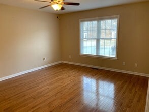 401 Mallard Creek Dr in Graham, NC - Building Photo - Building Photo