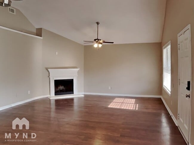 3940 Cypress Pointe Dr in Union City, GA - Foto de edificio - Building Photo