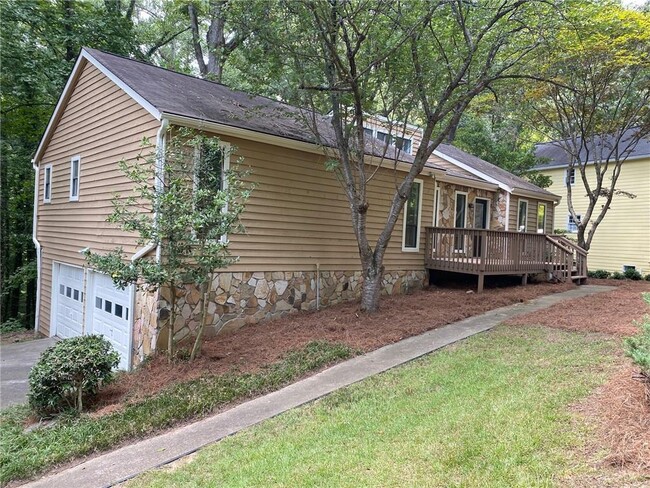 1877 Beaver Dam Ln NE in Marietta, GA - Building Photo - Building Photo