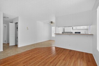 1066 Coronado Ave in Long Beach, CA - Building Photo - Building Photo