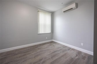 6899 Post Rd in North Kingstown, RI - Foto de edificio - Building Photo