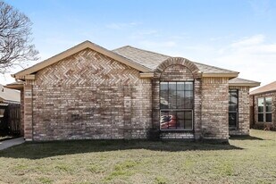 1112 Paintbrush St in Mesquite, TX - Building Photo