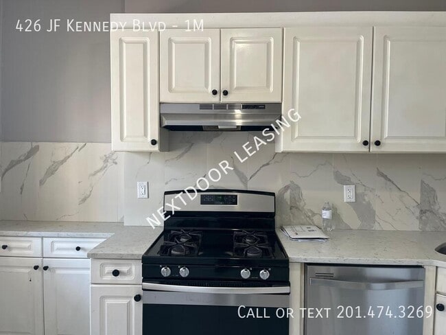 426 John F. Kennedy Blvd in Bayonne, NJ - Building Photo - Building Photo