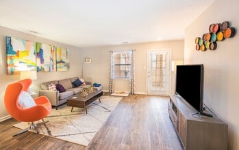 The Whitley in Central, SC - Foto de edificio - Building Photo