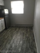 101 Seabreeze Way in Keansburg, NJ - Building Photo - Building Photo