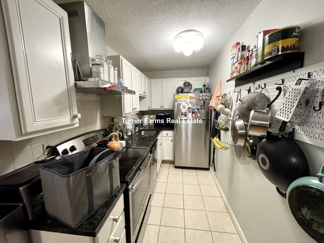 11 Murdock St, Unit 2 in Somerville, MA - Building Photo - Building Photo