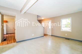 3327 Everson Rd W in Columbus, OH - Building Photo - Building Photo