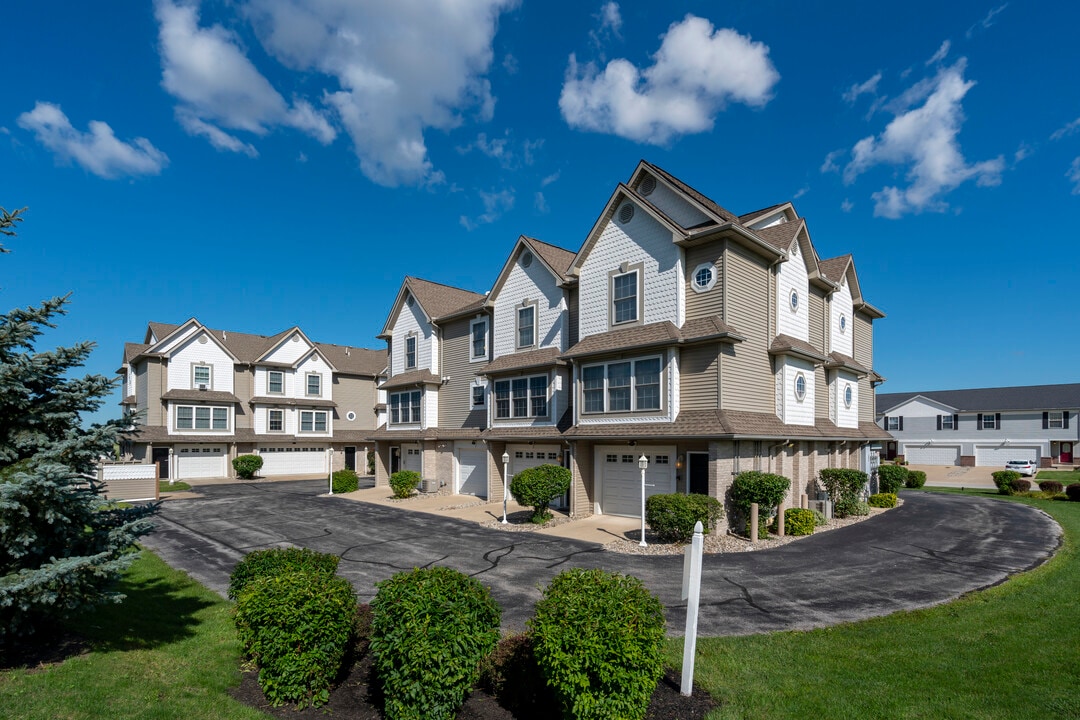 Victory Place Apartments in Perrysburg, OH - Building Photo