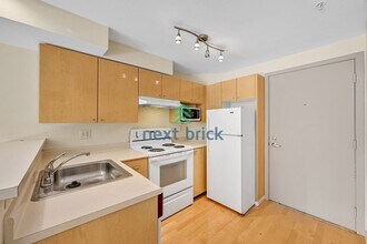 425 Vine St in Seattle, WA - Building Photo - Building Photo