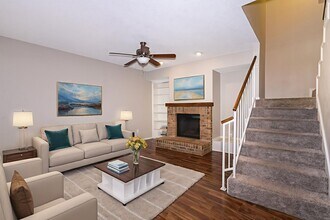 2805 Meadow Park Dr in Bedford, TX - Building Photo - Building Photo