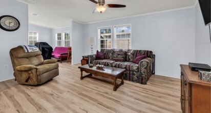 4300 Riverside Dr in Punta Gorda, FL - Foto de edificio - Building Photo