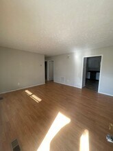 1906 Meadowview Ln in Knoxville, TN - Building Photo - Building Photo