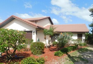 3335 Wind Surf Way in Melbourne Beach, FL - Building Photo