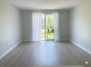 995 Aubeneau Cres in West Vancouver, BC - Building Photo - Building Photo