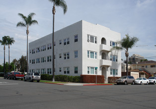 302 Thorn St in San Diego, CA - Foto de edificio - Building Photo